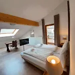 Walensee House & *