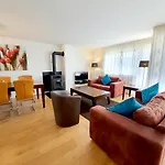 Walensee House & Appartement Unterterzen
