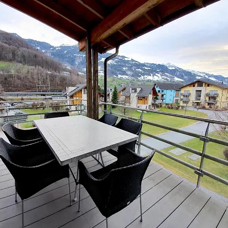 Walensee House & Apartment Unterterzen