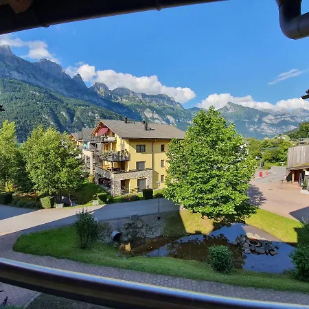 Walensee House & Apartment